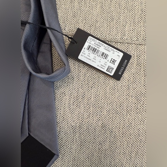 NWT BOSS Silk Tie - Picture 5 of 7